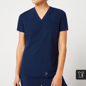 Jaanuu 1 Pocket Scrub Top